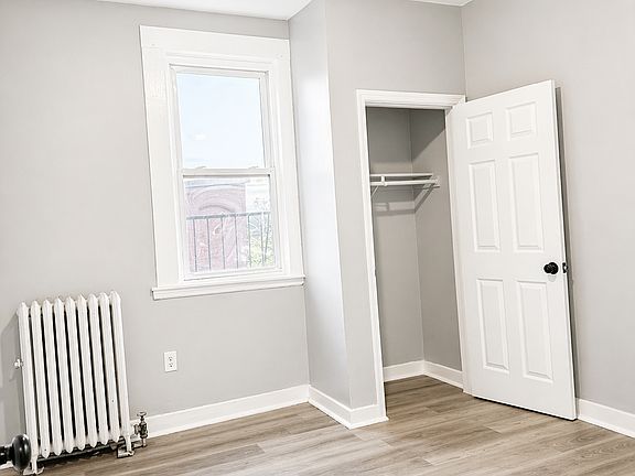 5th image of 233 Littleton Ave APT 11