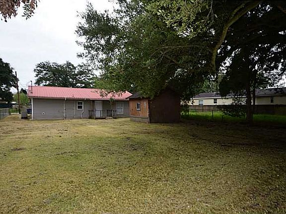 3rd image of 1009 Brady St