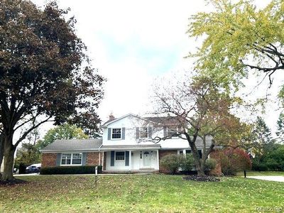 5717 Plum Crest Dr, West Bloomfield, MI, 48322