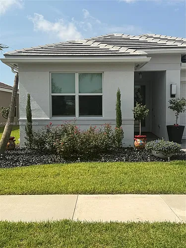 13542 SW Oceanus Blvd Photo 1