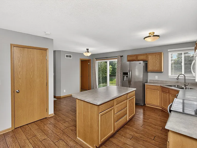 760 SE Carefree Ln — Photo 7
