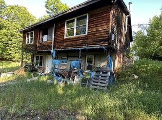 22 Cleveland Rd, Johnsburg, NY 12843