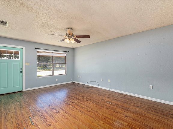 5th image of 815 W Patterson St