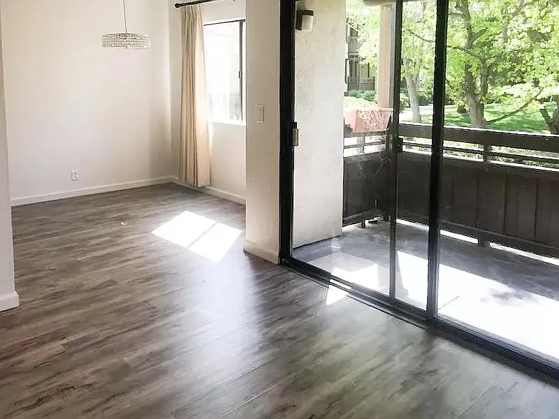 2 bed, 1030 sqft, $4,995 — Photo 2