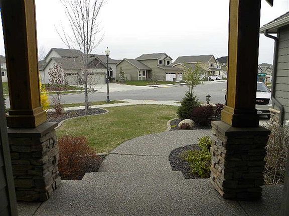 2nd image of 1925 S Shamrock Dr