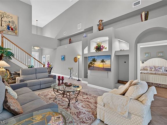 5th image of 8959 Crown Bridge Way
