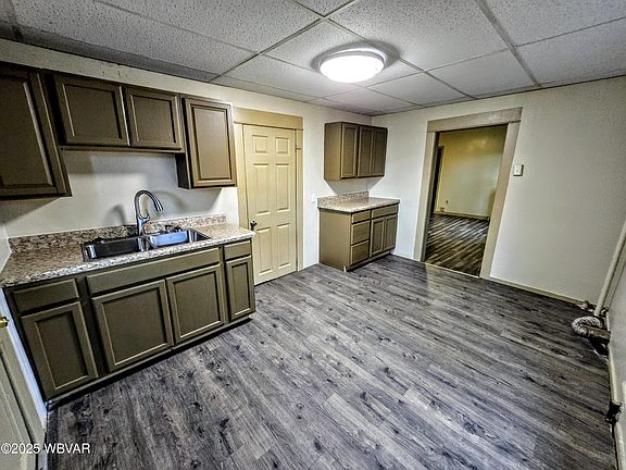 3rd image of 124 N Lincoln Ave