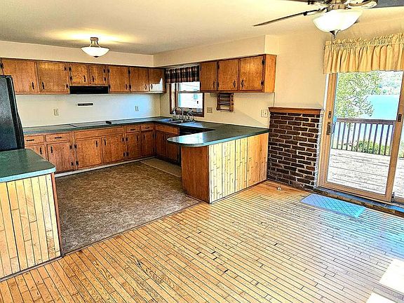 3rd image of 127 N Main St