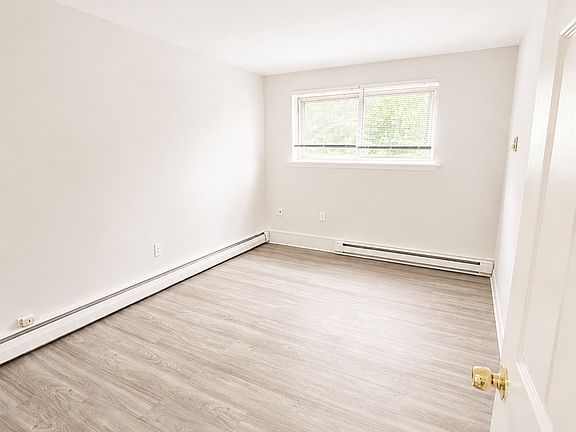 3rd image of 5101 N Camac St APT B6