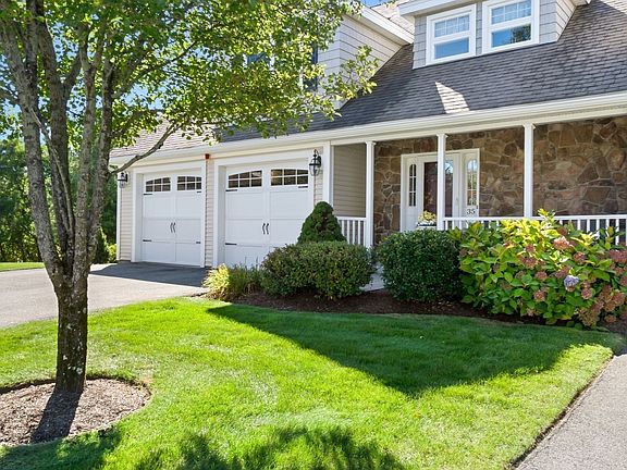 2nd image of 35 Peaslee Cir #35