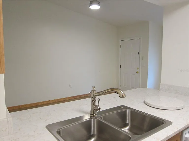 7023 SW 21st Ln — Photo 9