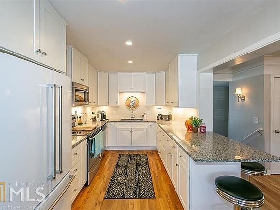 4th image of 1195 Pinehurst Dr SE