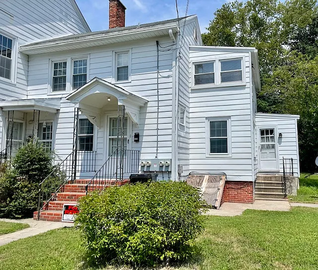 103 W Walnut St