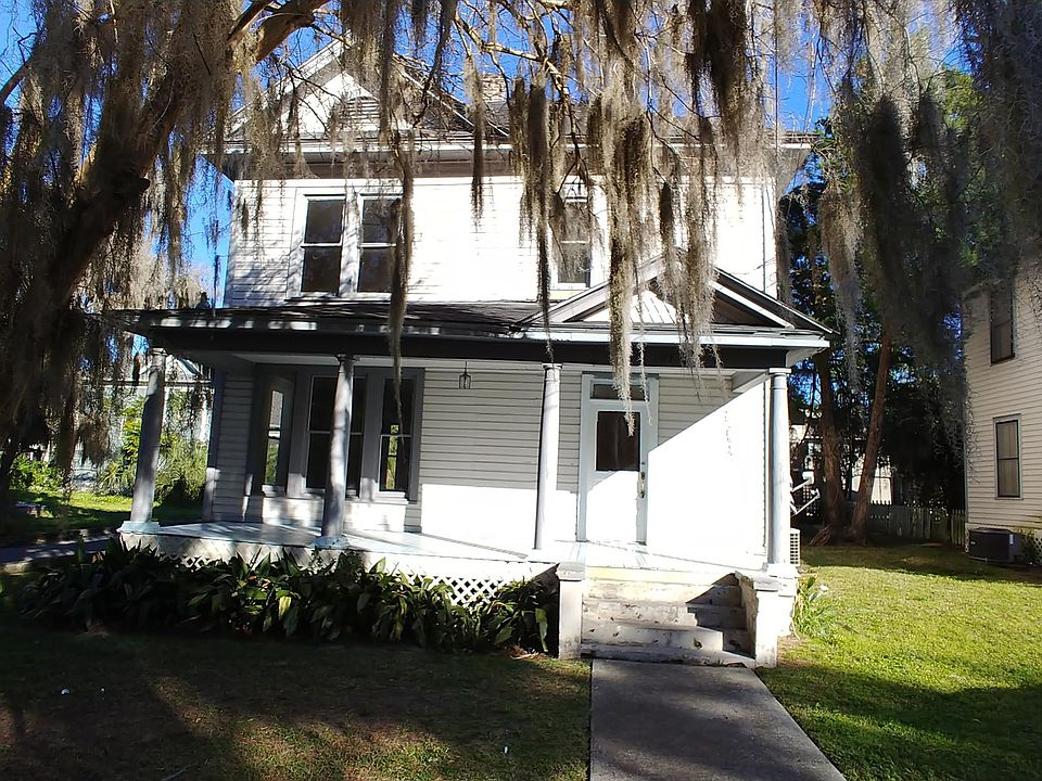 1st image of 107 NE Sanchez Ave
