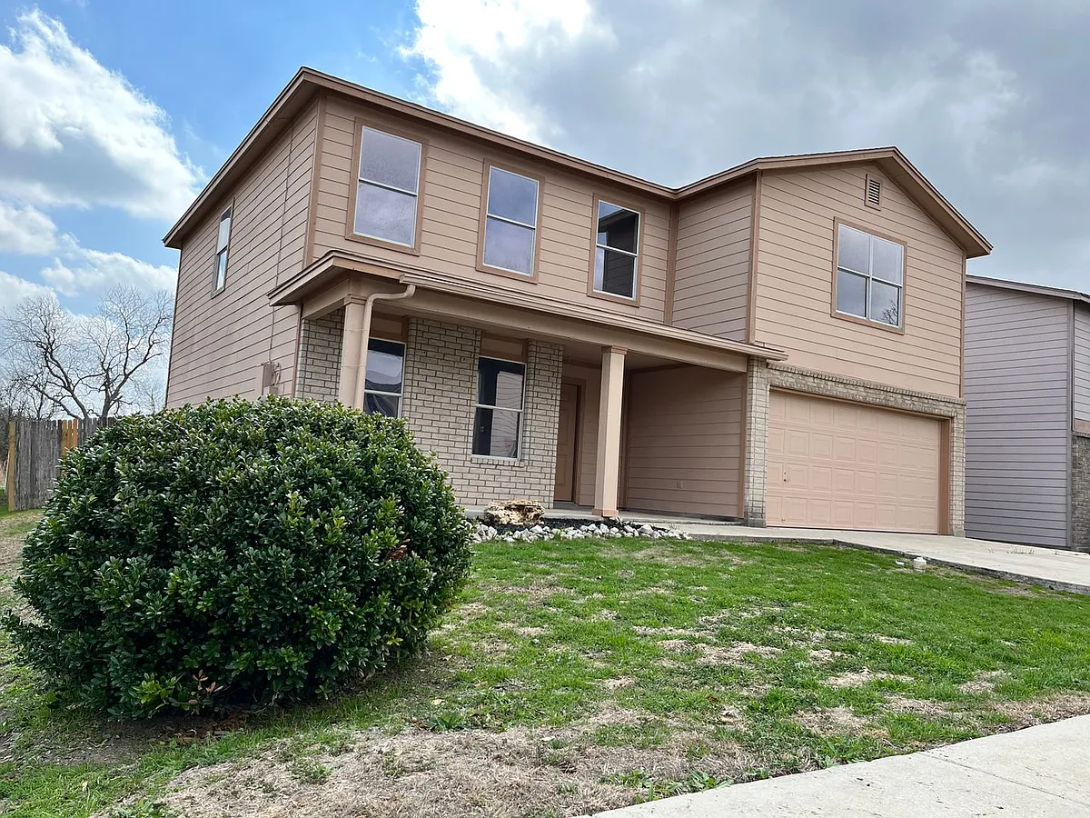 Building Photo - 201 Gatewood Fls