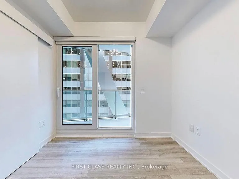 230 Simcoe St #2512 — Photo 17