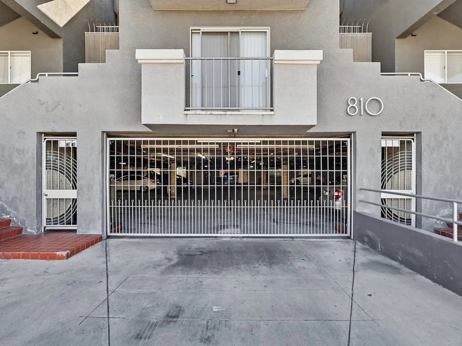 810 Crenshaw — Photo 3