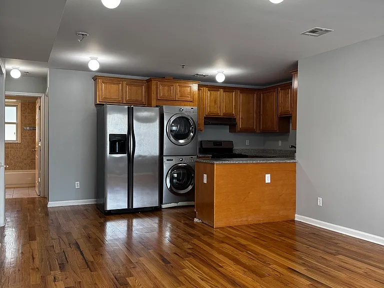 104 Luttgen Pl #5 — Photo 3