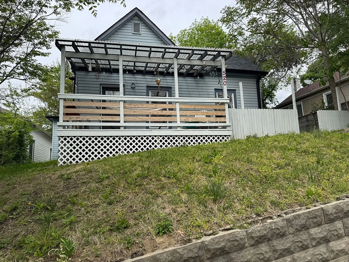Building Photo - 520 Avenue C