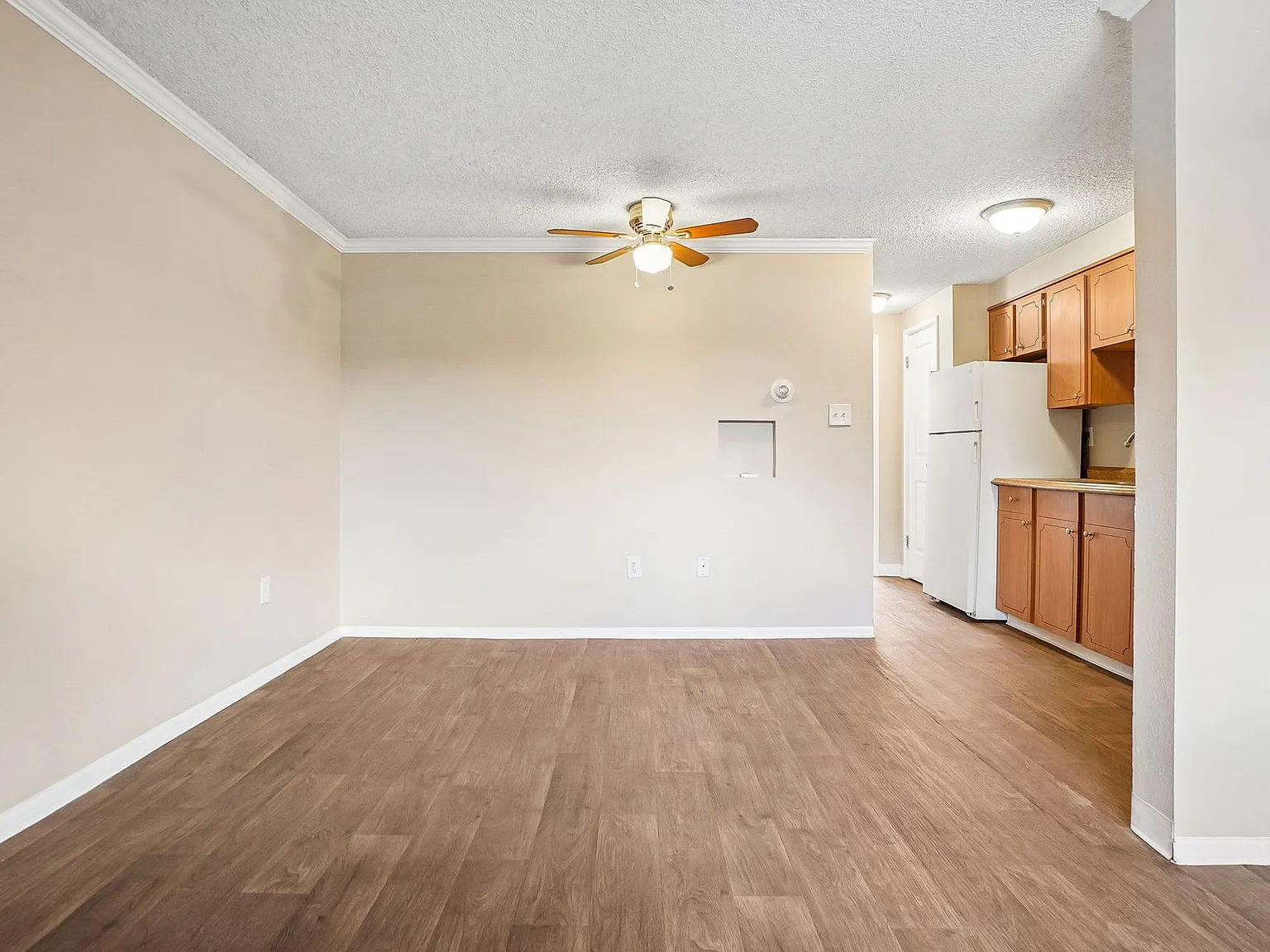 Knollwood and Tanglewood Apartments — Photo 4
