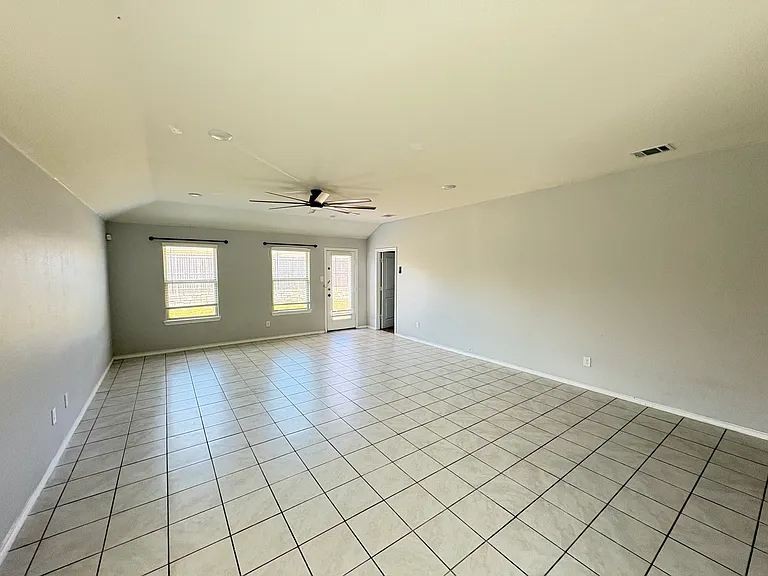 215 Woodland St — Photo 11