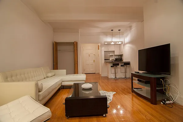 Rented by WAM Partners - William Moses Co. | media 127