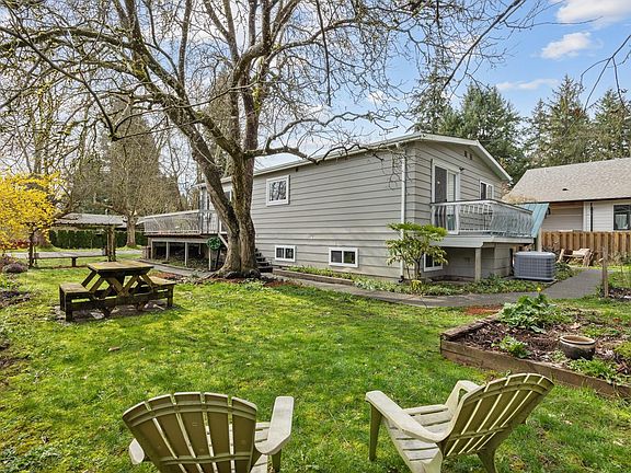 3rd image of 1043 2nd St