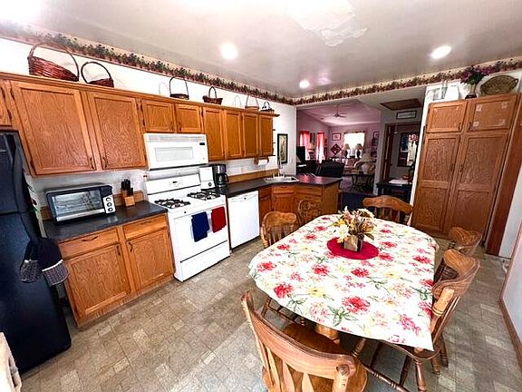 5th image of 709 Oak Ave