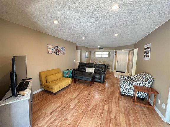 3rd image of 11 Colonial Club Dr APT 100