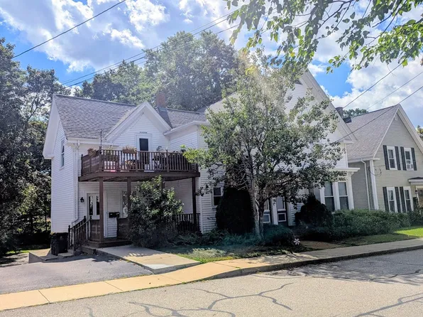 186 School St, Franklin, MA 02038