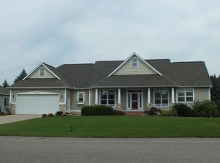 10591 Greystone Dr, Zeeland, MI