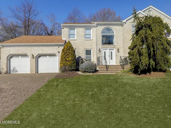 15 Crest Drive, Marlboro, NJ 07746