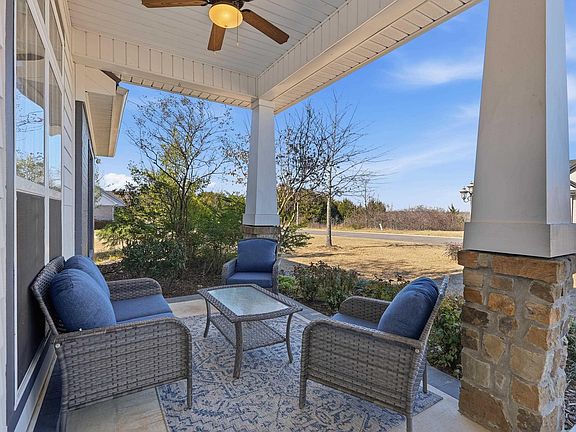 5th image of 8 Persimmon Ridge Dr