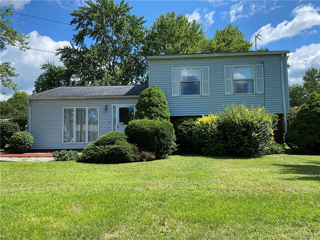 1207 Arlington Dr photo 1