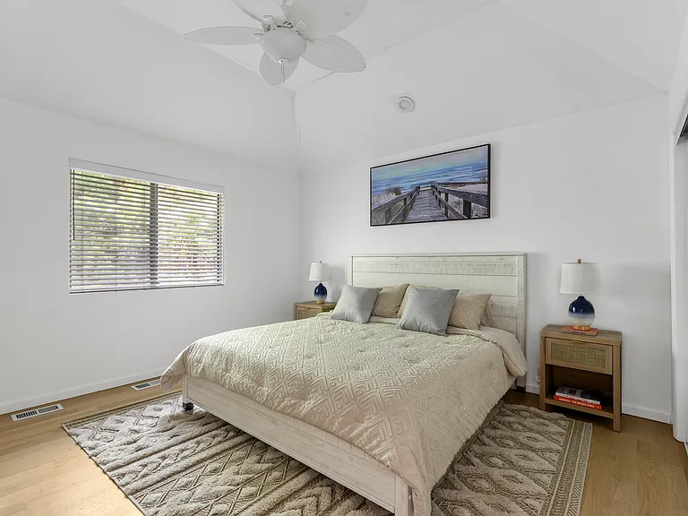 44 Montauk Ave — Photo 13