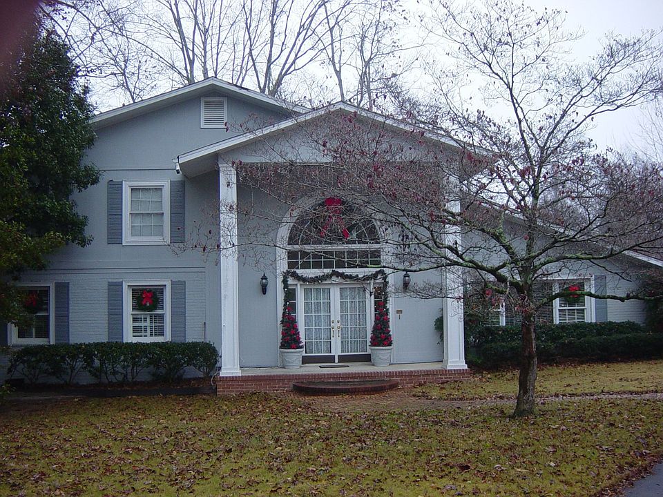 Front view from cul-de-sac