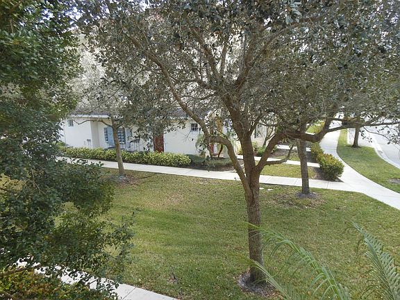 3rd image of 225 Murcia Dr APT 209