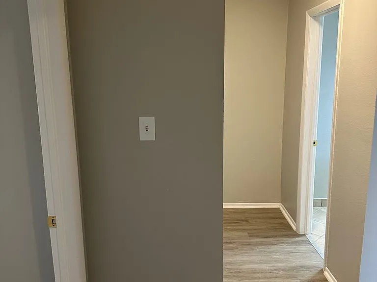 1415 S Corona Ave. — Photo 8