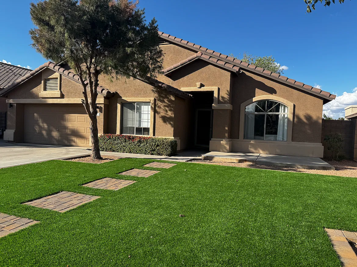 4 bed, 2412 sqft, $2,600 — Photo 1
