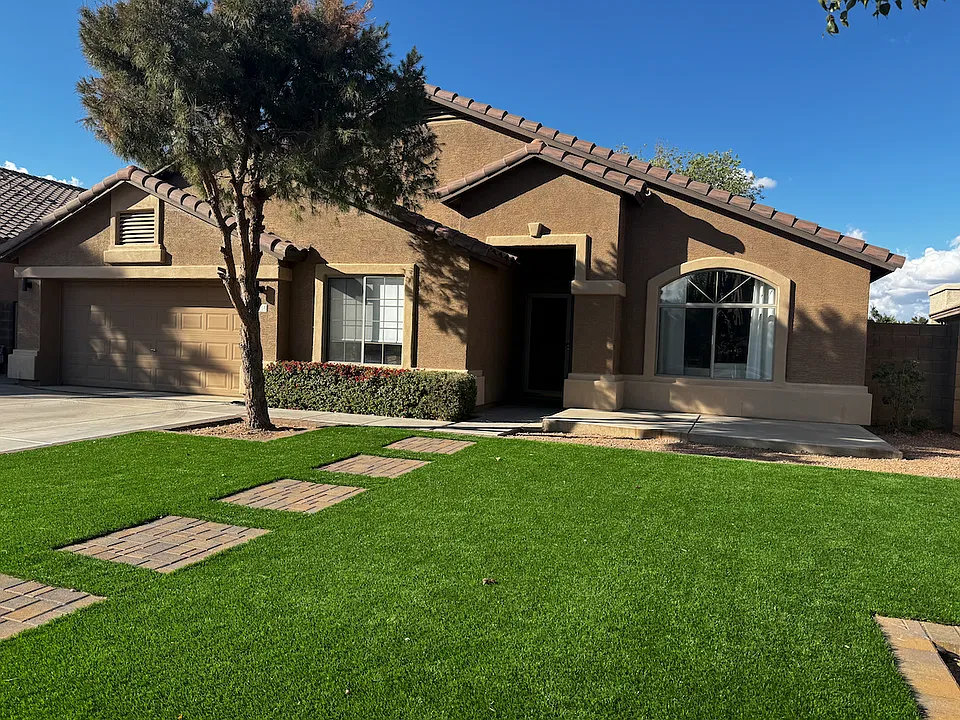 10914 W Palm Ln