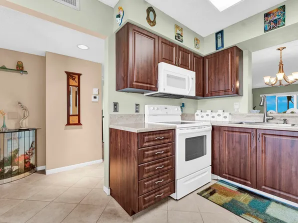 6936 Huntington Lane #403, Delray Beach, FL 33446