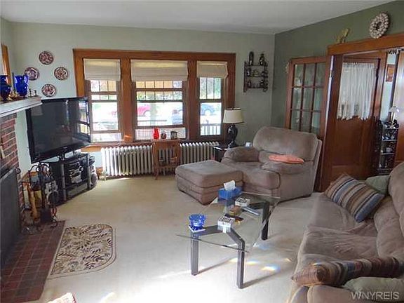 5th image of 219 Colvin Ave