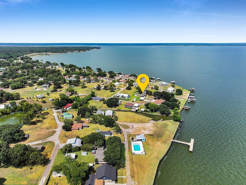 1st image of 300 Fishermans Bend Dr