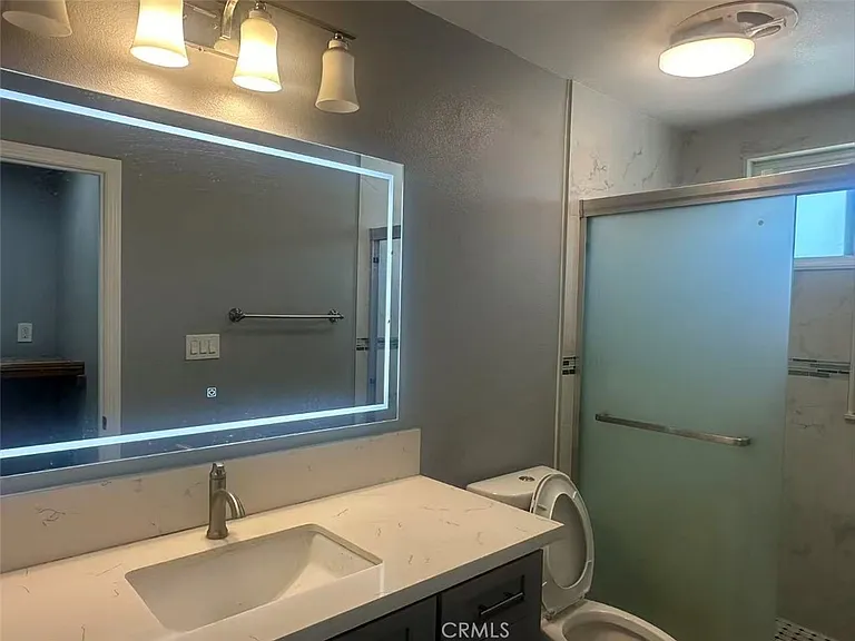 8932 Redwood Ave — Photo 15