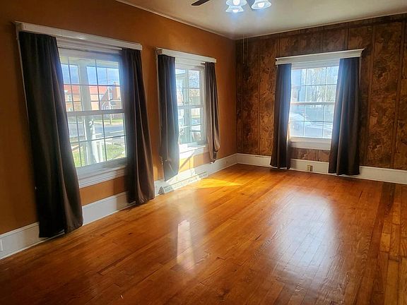 4th image of 803 New York Ave