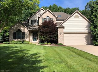 5478 Jacqueline Ln, North Olmsted, OH 44070
