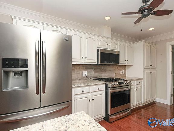 4th image of 2401 Thornmor Dr SW