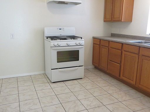 5th image of 133 W C St
