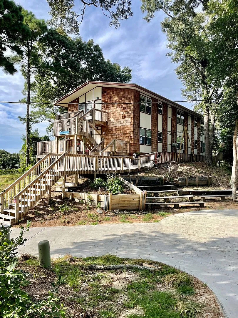Morrison Grove — Photo 1