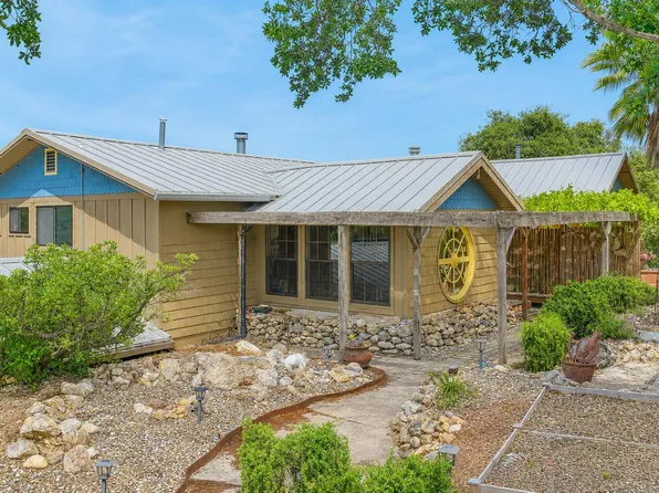 8812 Miwok Trl, Mokelumne Hill, CA 95245